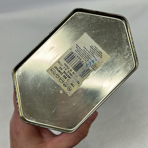 Vintage 1994 COCA-COLA “ The Drink If All The Year” small lidded tin - Picture 4 of 8